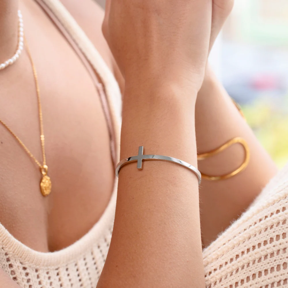 The Cross Bracelet - Image 13